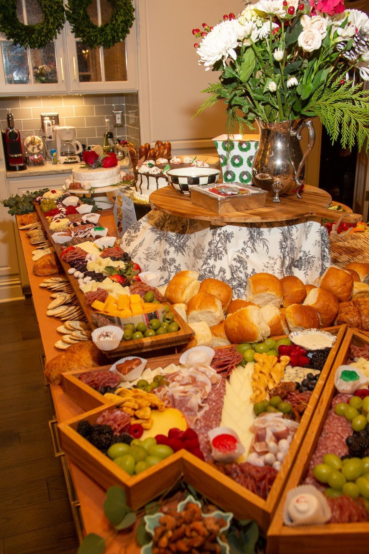 Visitation Academy Mothers' Club's Christmas Open House Cocktail Party